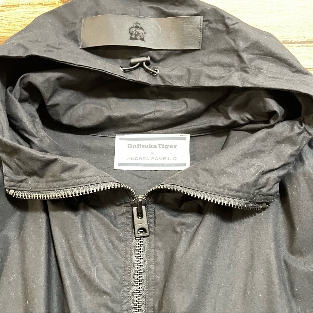 Onitsuka Tiger x Andrea Pompilio Men’s Black Oversized Hooded Jacket Size Medium - Picture 3 of 14
